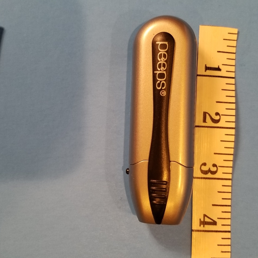 Eyeglass cleaner - Picture 2 of 3